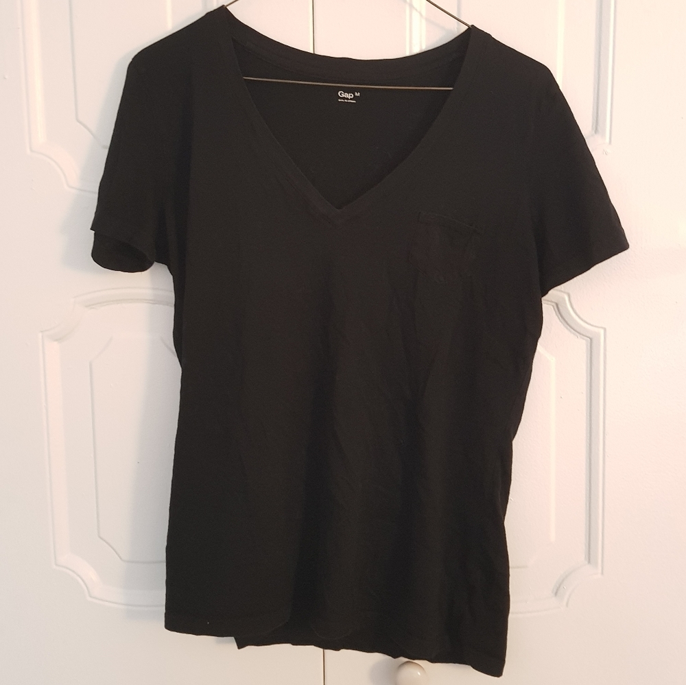 gap v tee shirt with pocket